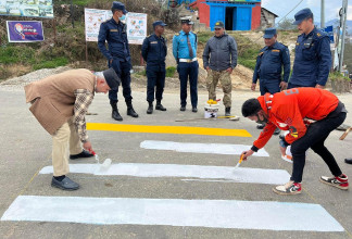 दिक्तेल बजारमा ‘जेब्राक्रस’ तथा ‘स्पिड ब्रेकर’ निर्माण सुरु